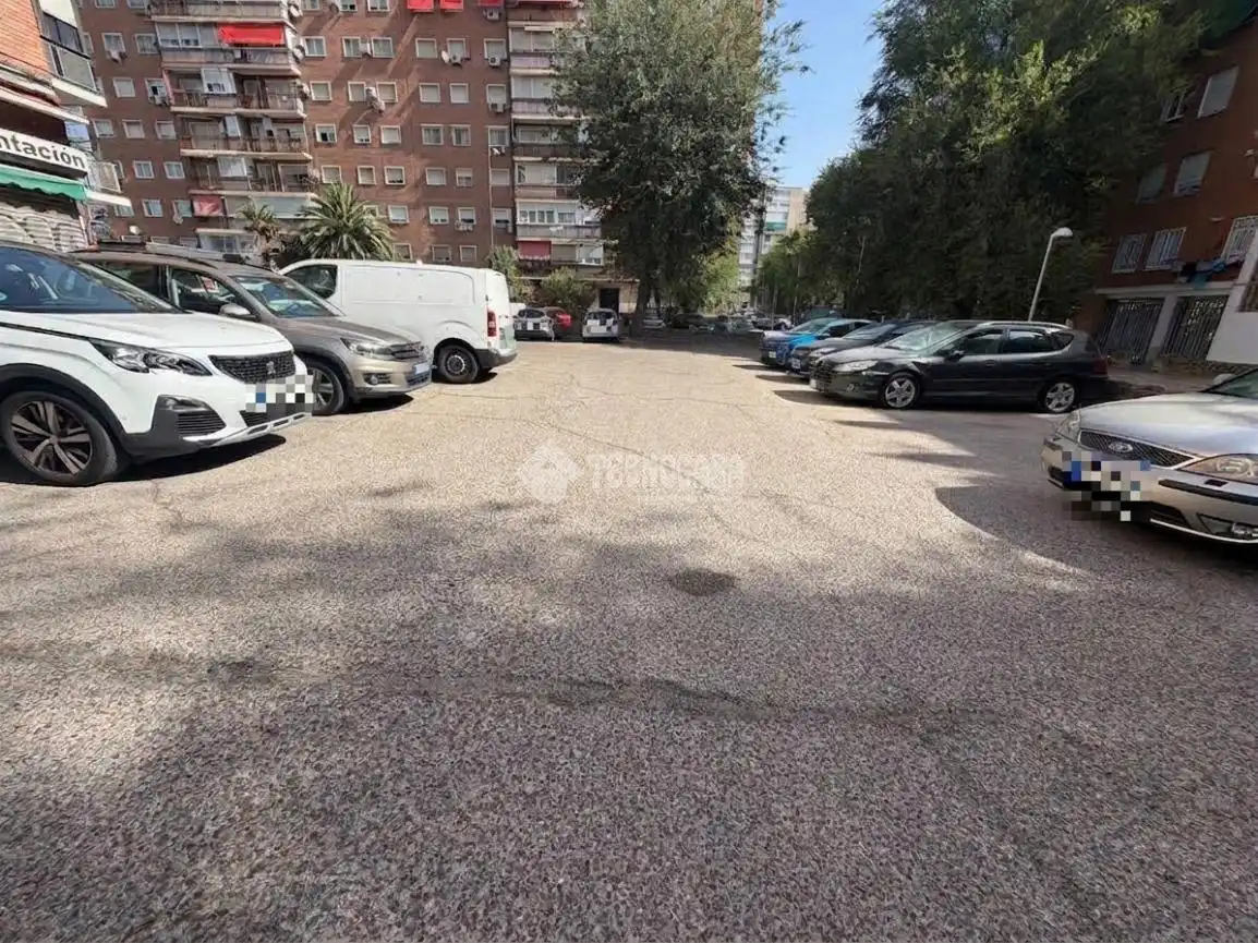 Parking de Piso en venta en Madrid con Calefacción y Parquet