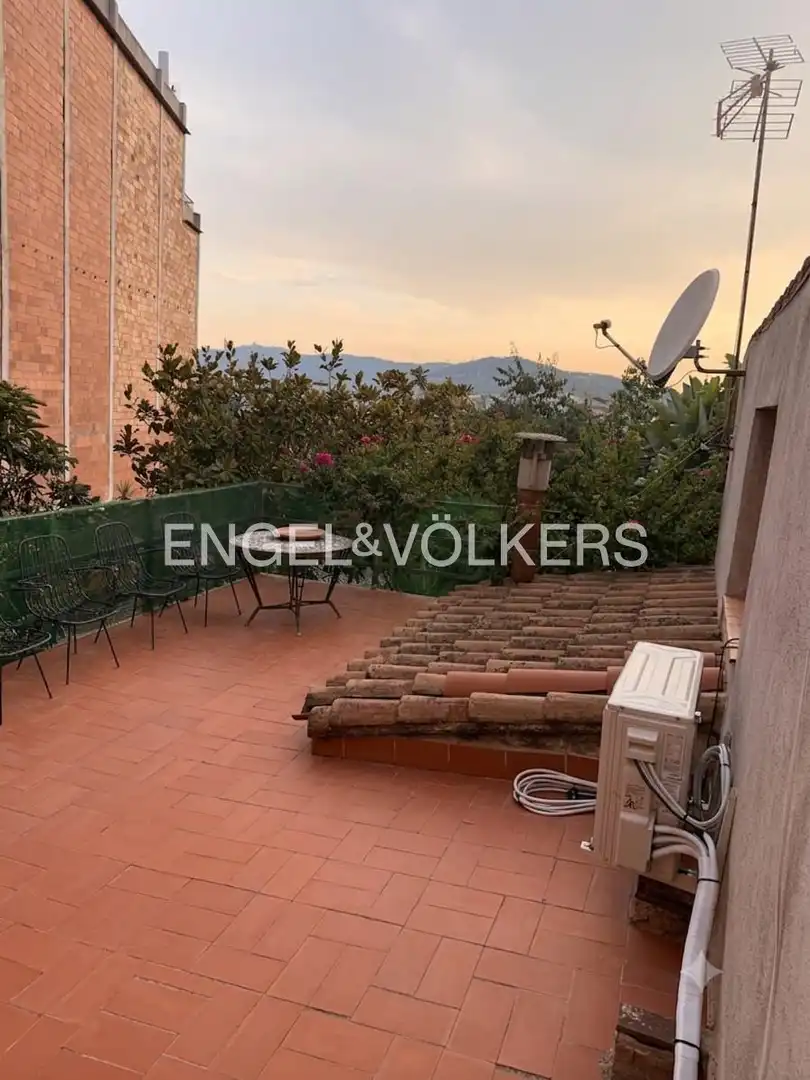 Terrassa de Casa adosada en venda en Santa Coloma de Gramenet amb Aire condicionat, Calefacció i Terrassa