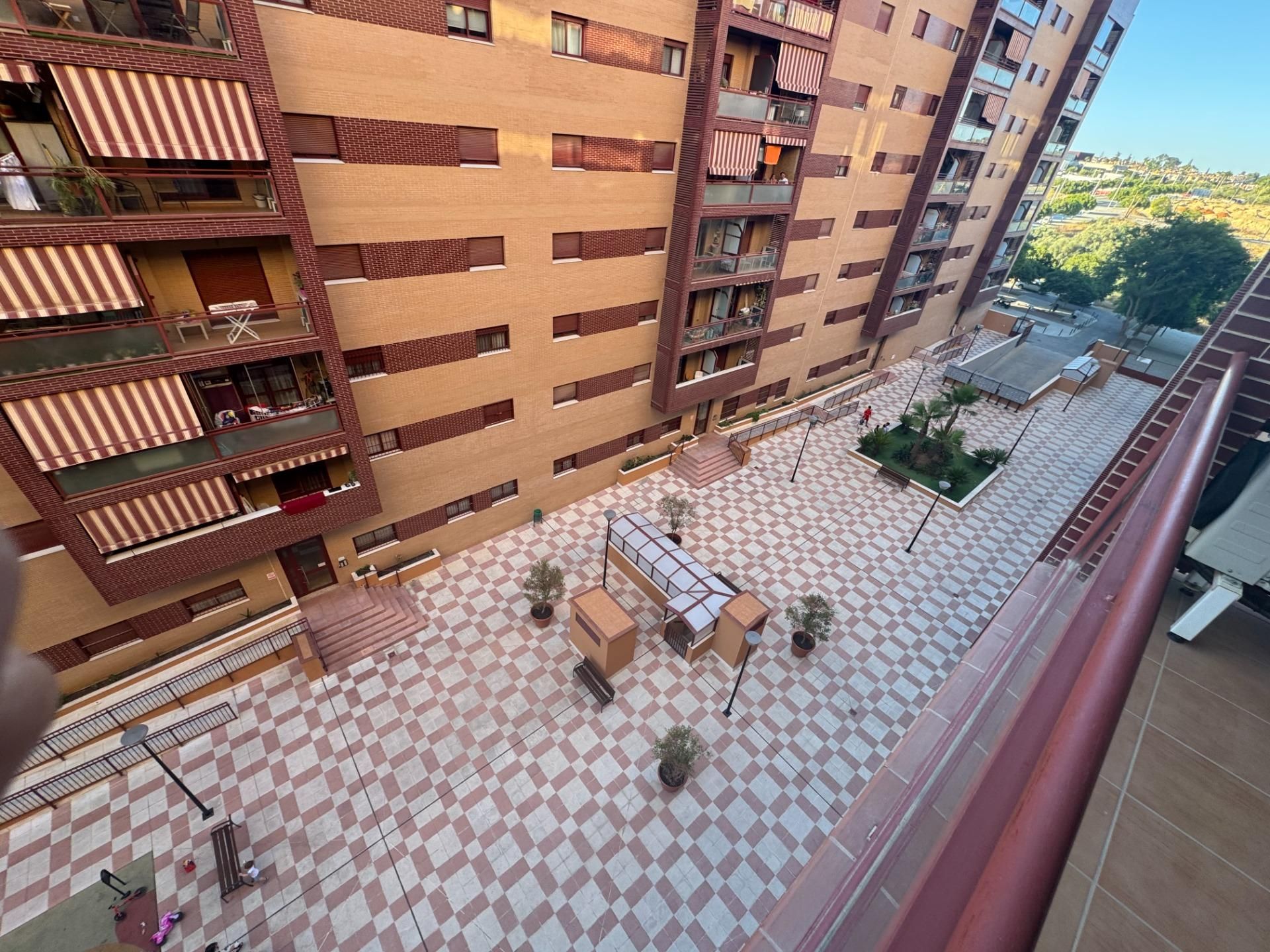 Vista exterior de Pis en venda en Dos Hermanas amb Aire condicionat, Calefacció i Terrassa