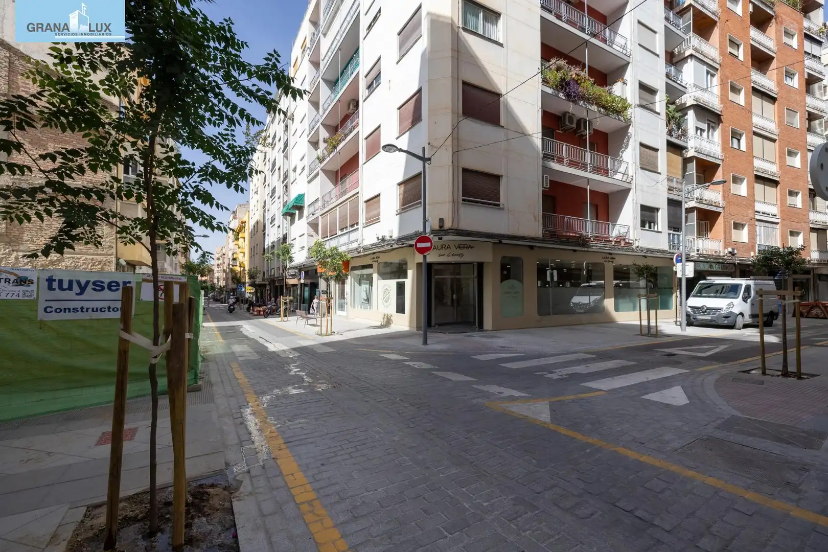 Flat with terrace for sale in Calle Tejeiro