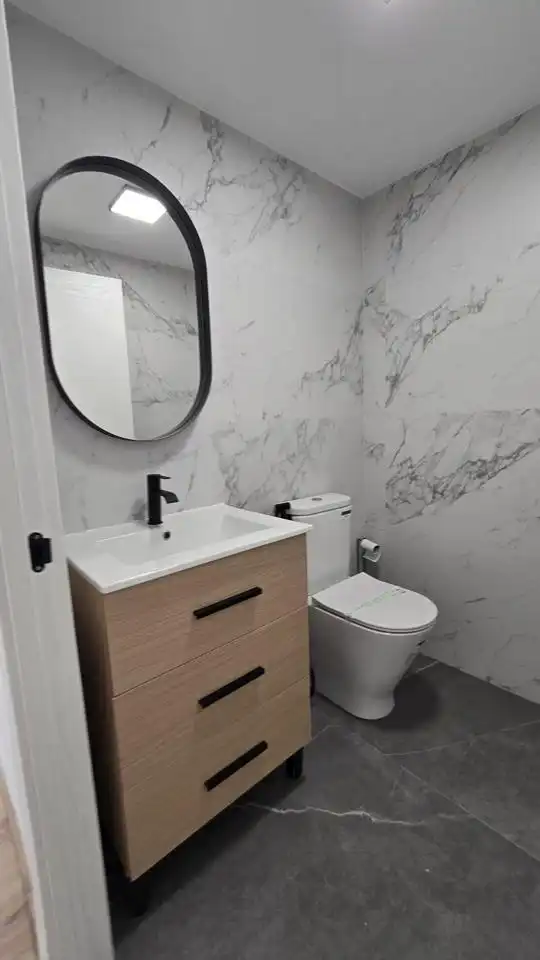 Badezimmer von Wohnung zur Miete in Gandia mit Klimaanlage, Terrasse und Möbliert
