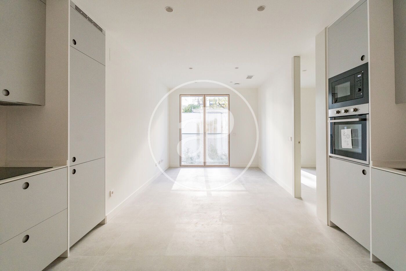 Piso de alquiler en  Madrid Capital con Aire acondicionado, Calefacción y Jardín privado