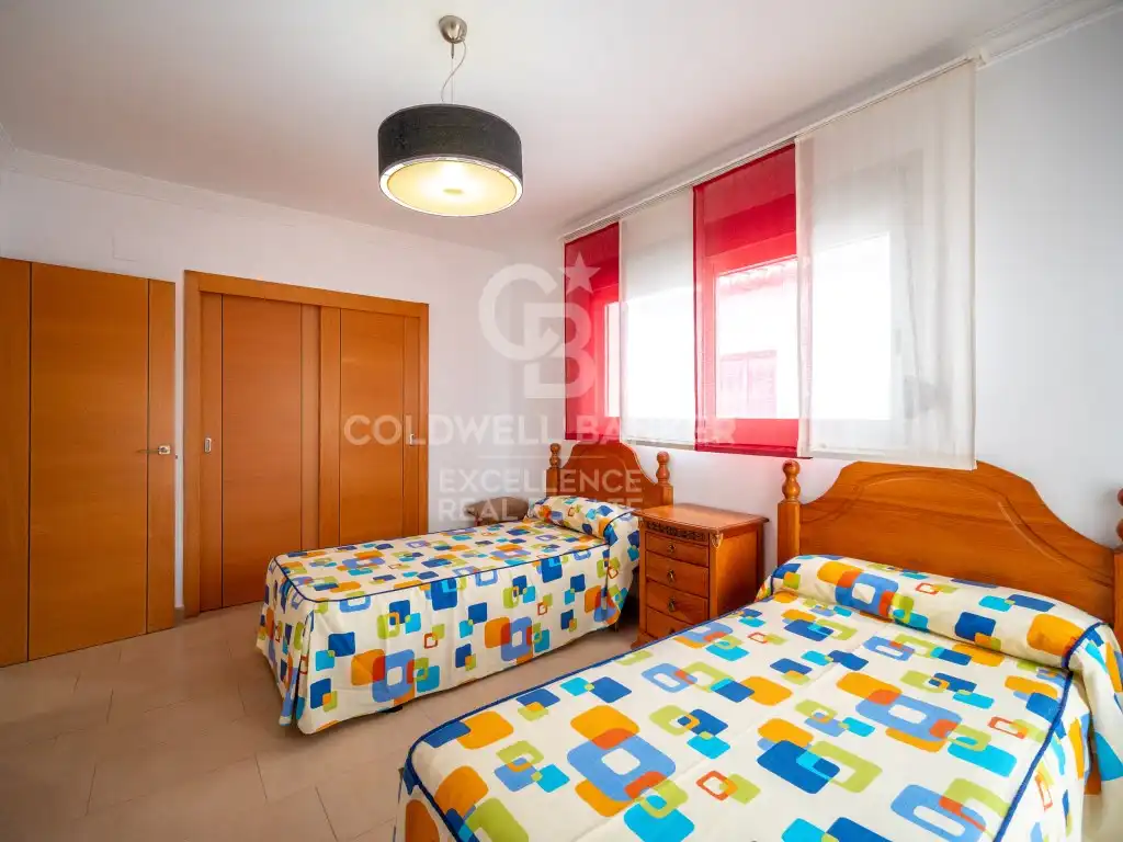 Bedroom of Houses for sale in Oliva  with Air Conditioner, Terrace and Swimming Pool