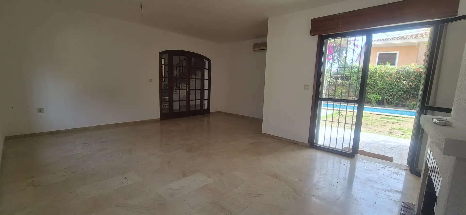 Living room of Detached homes for sale in Benalmádena  with Storage room, Swimming Pool and Balcony