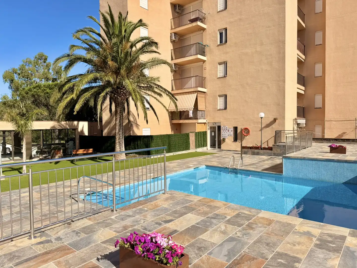 Piscina de Pis en venda en Roses amb Calefacció, Jardí privat i Piscina