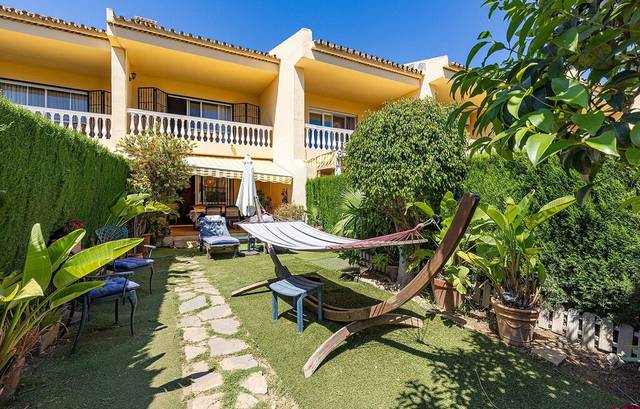 Casa adosada en Venta en Nueva Torrequebrada