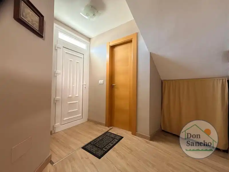 Casa adosada en venta en Santovenia de Pisuerga con Calefacción y Terraza