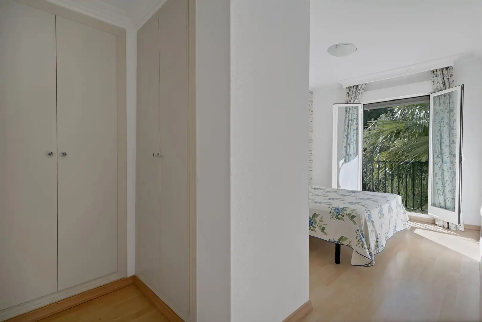 Habitación de Apartamento en venta en Marbella con Aire acondicionado, Calefacción y Jardín privado