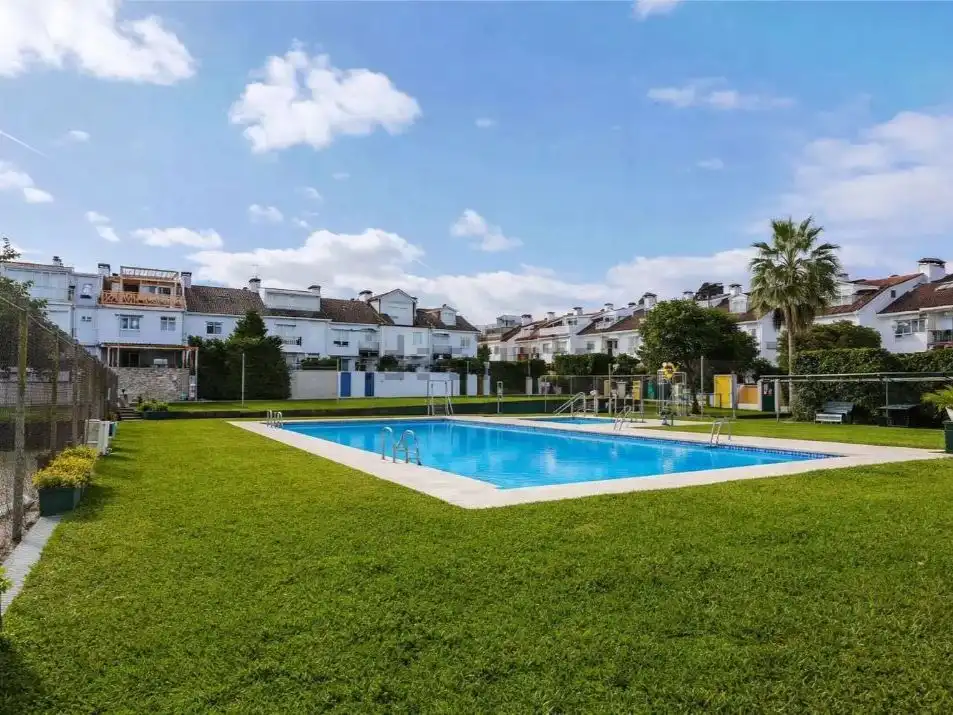 Piscina de Casa adosada en venda en Alhaurín de la Torre amb Aire condicionat, Terrassa i Piscina