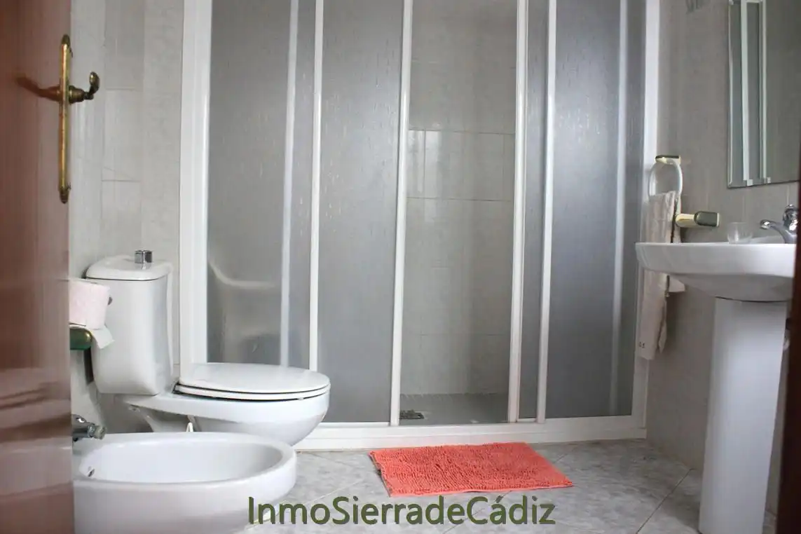 Bathroom of Houses for sale in Algodonales  with Air Conditioner, Private garden and Storage room