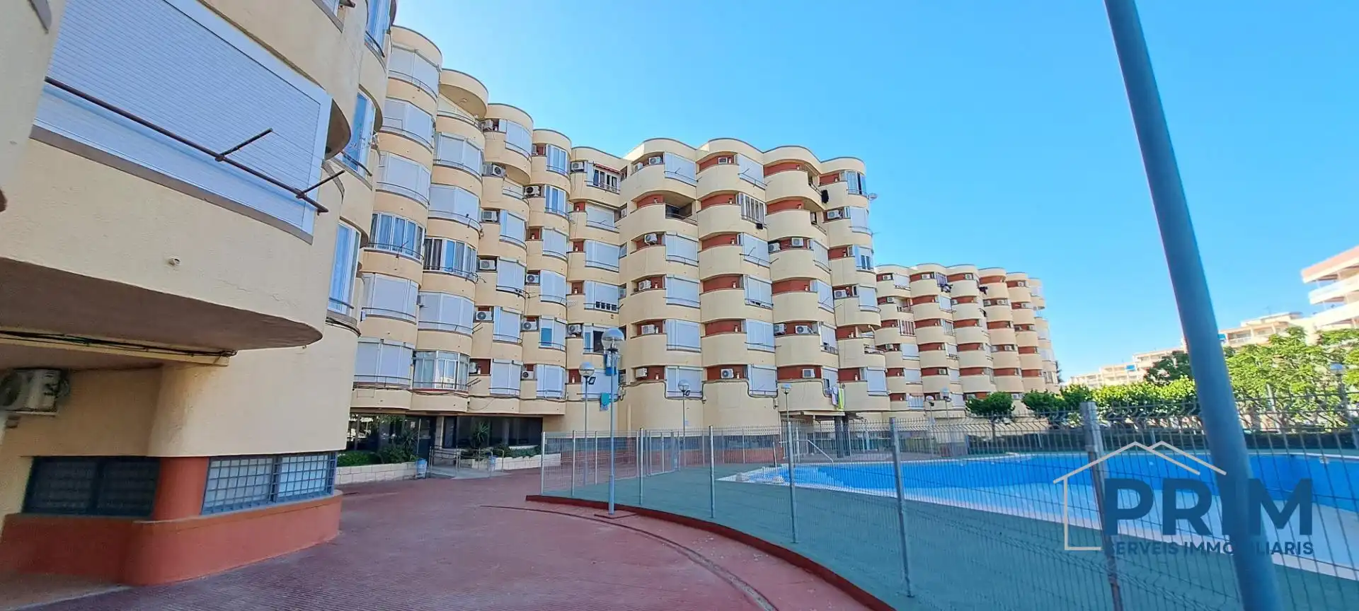 Vista exterior de Apartament en venda en La Pineda