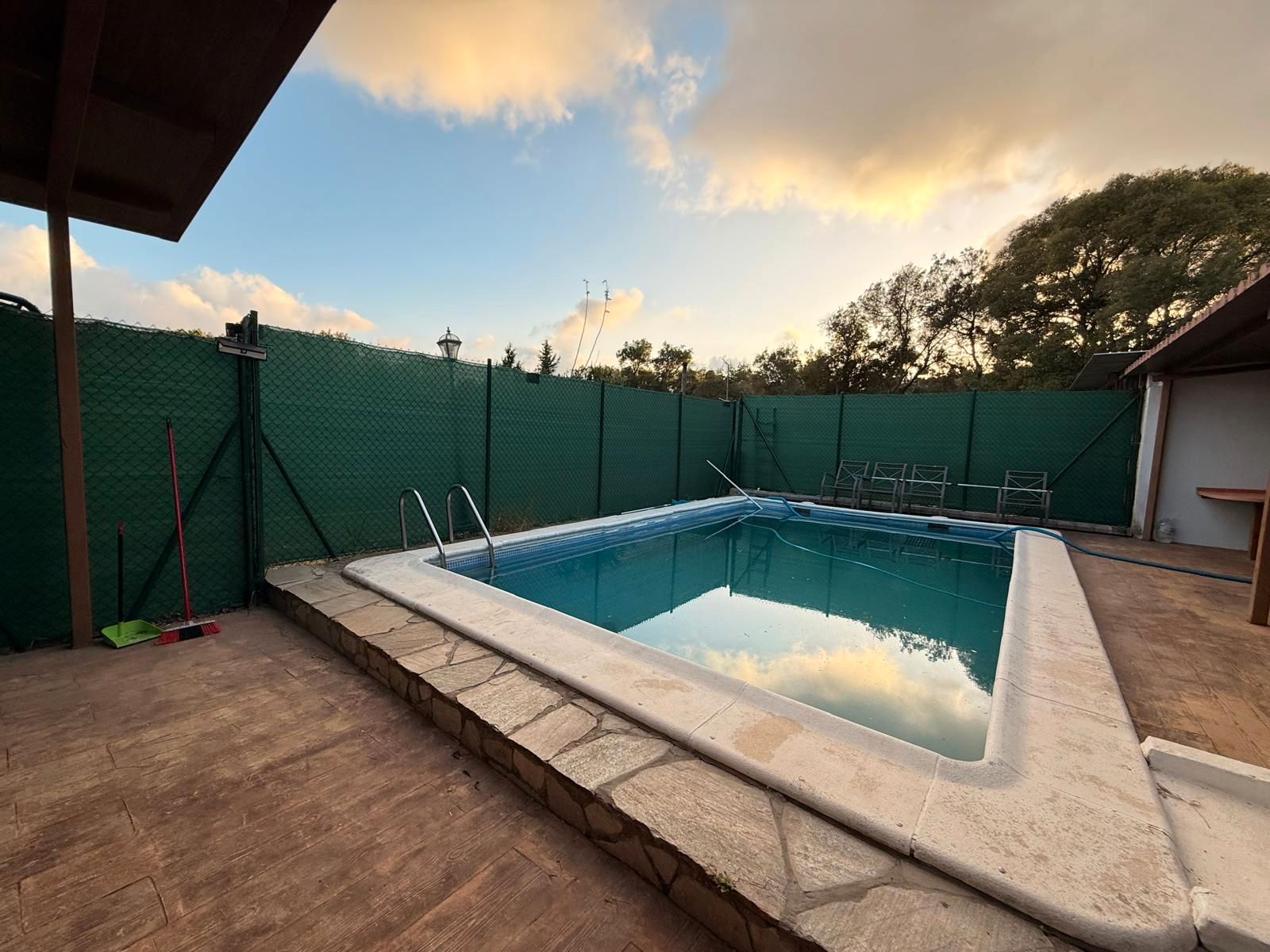 Swimming pool of Land for sale in Los Barrios