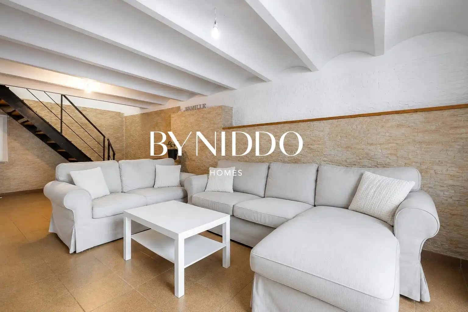 Sala d'estar de Casa o xalet en venda en Sant Cugat del Vallès amb Aire condicionat, Calefacció i Jardí privat