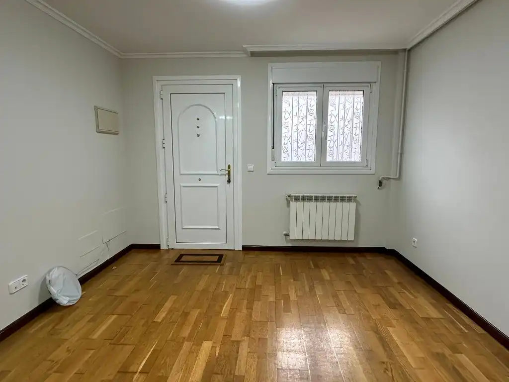 Casa adosada en venda en Gijón  amb Calefacció, Parquet i Terrassa