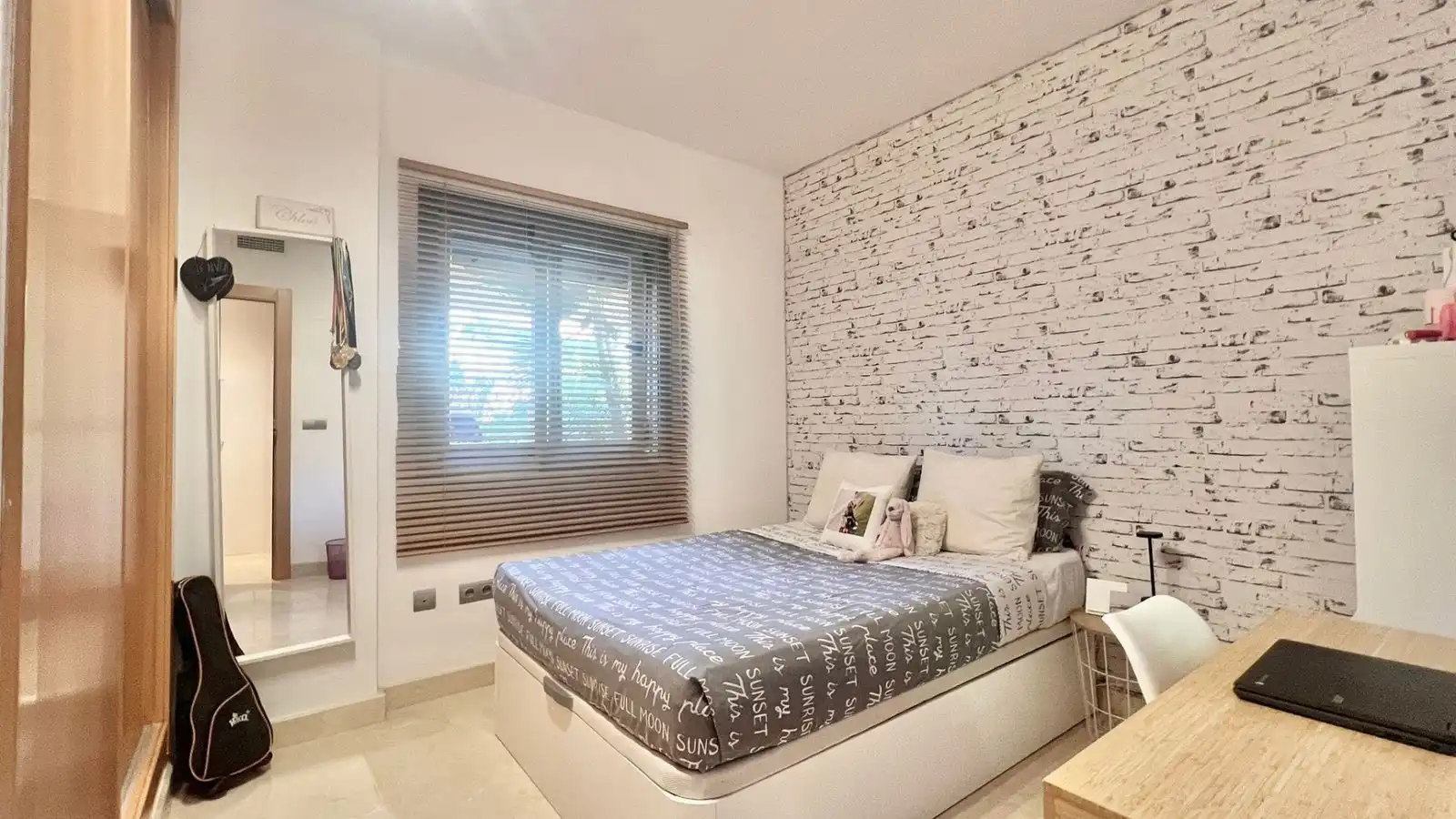 Dormitori de Apartament en venda en Estepona amb Moblat i Piscina comunitària