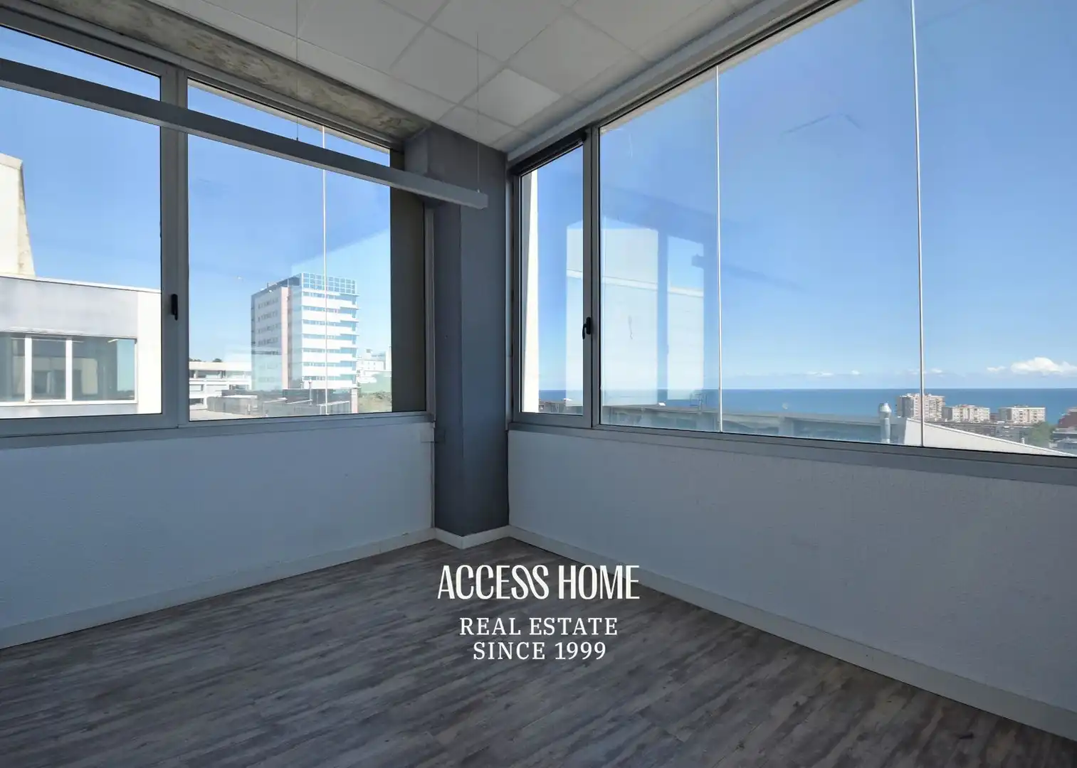 Office for sale in Badalona  with Air Conditioner and Heating