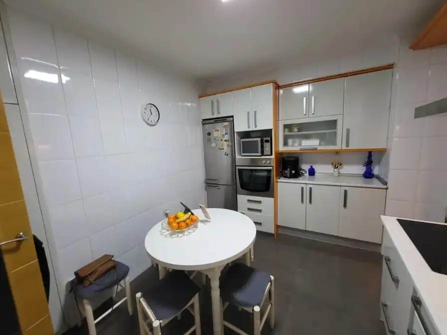 Cuina de Apartament en venda en Almería amb Aire condicionat