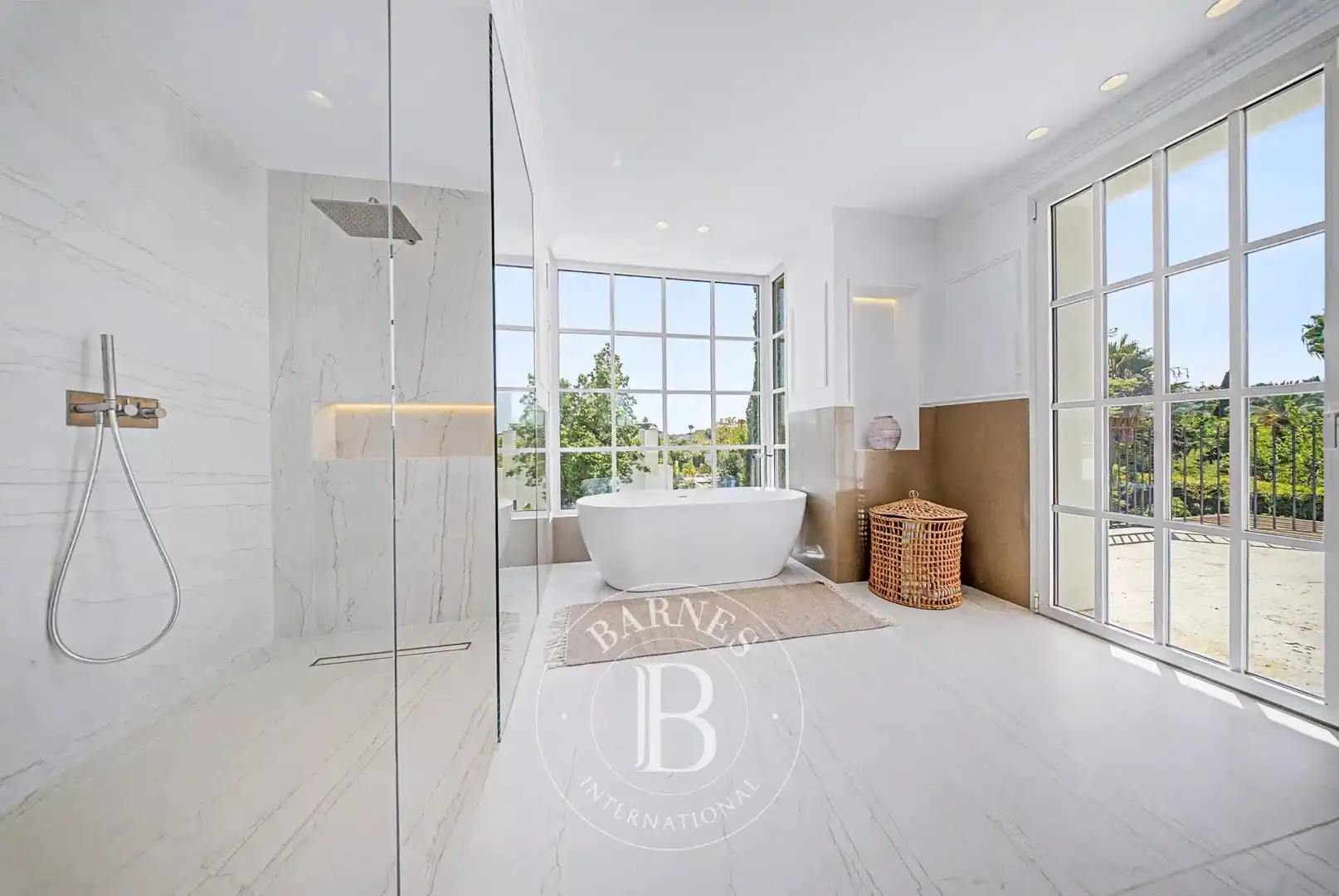Bathroom of Houses for sale in Marbella  with Air Conditioner, Heating and Swimming Pool
