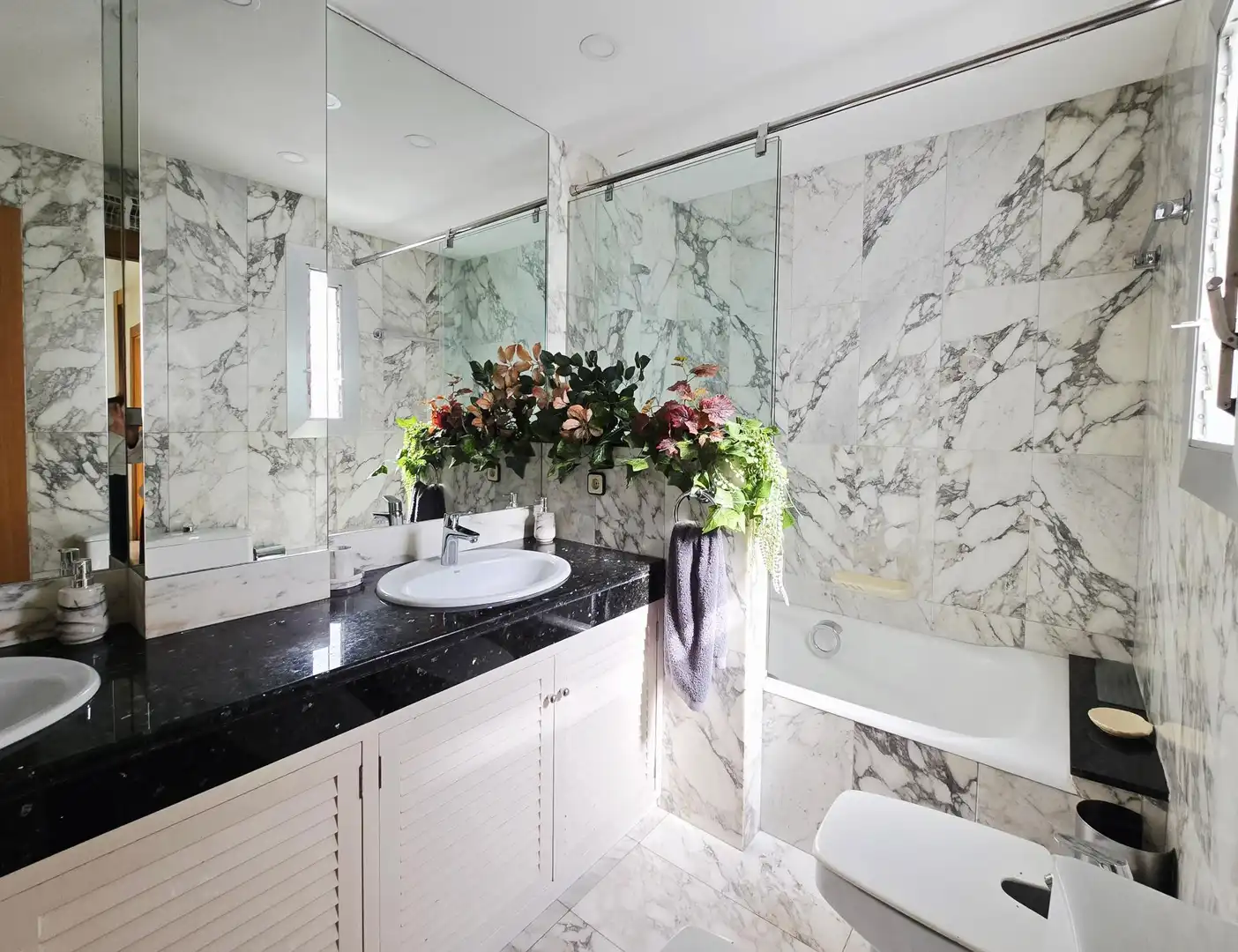 Bathroom of Attic for sale in Barcelona  with Air Conditioner, Heating and Terrace