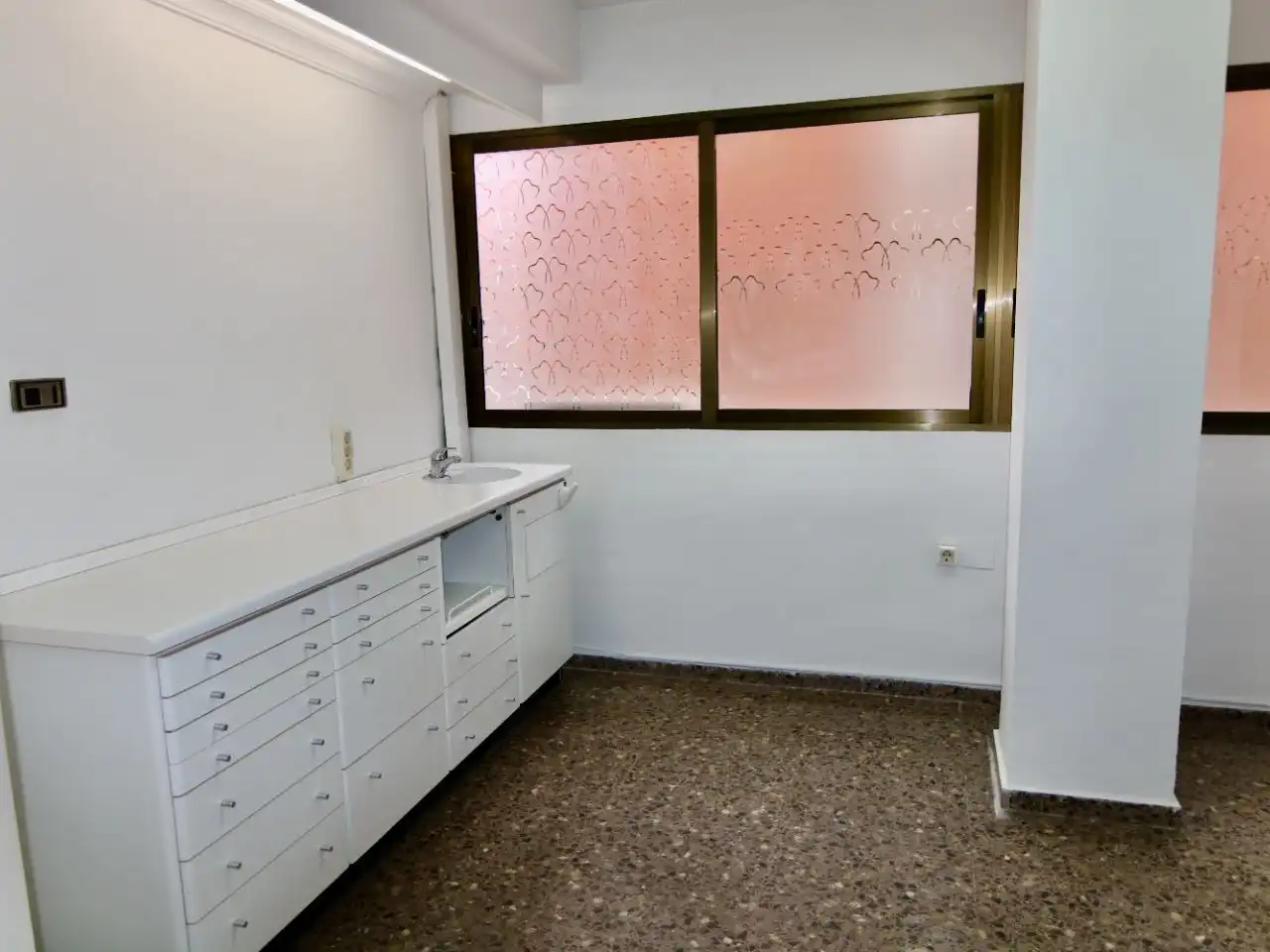 Cocina de Oficina en venta en Sagunto / Sagunt con Aire acondicionado, Calefacción y Amueblado