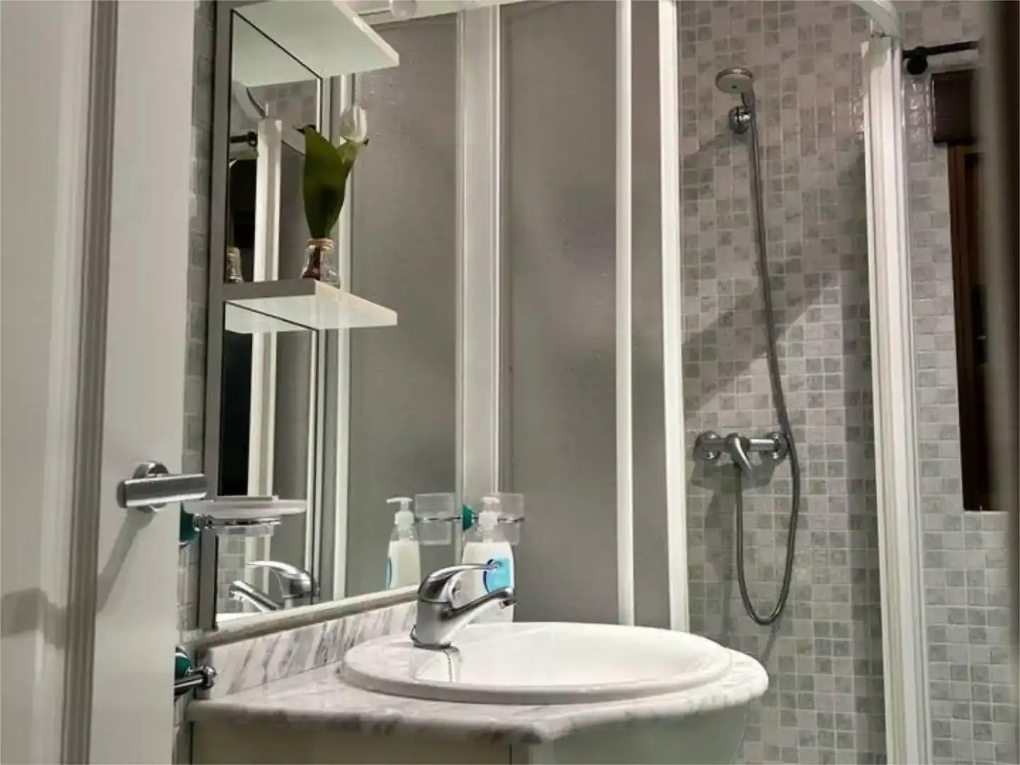 Badezimmer von Wohnung zur Miete in Pilar de la Horadada mit Klimaanlage und Balkon