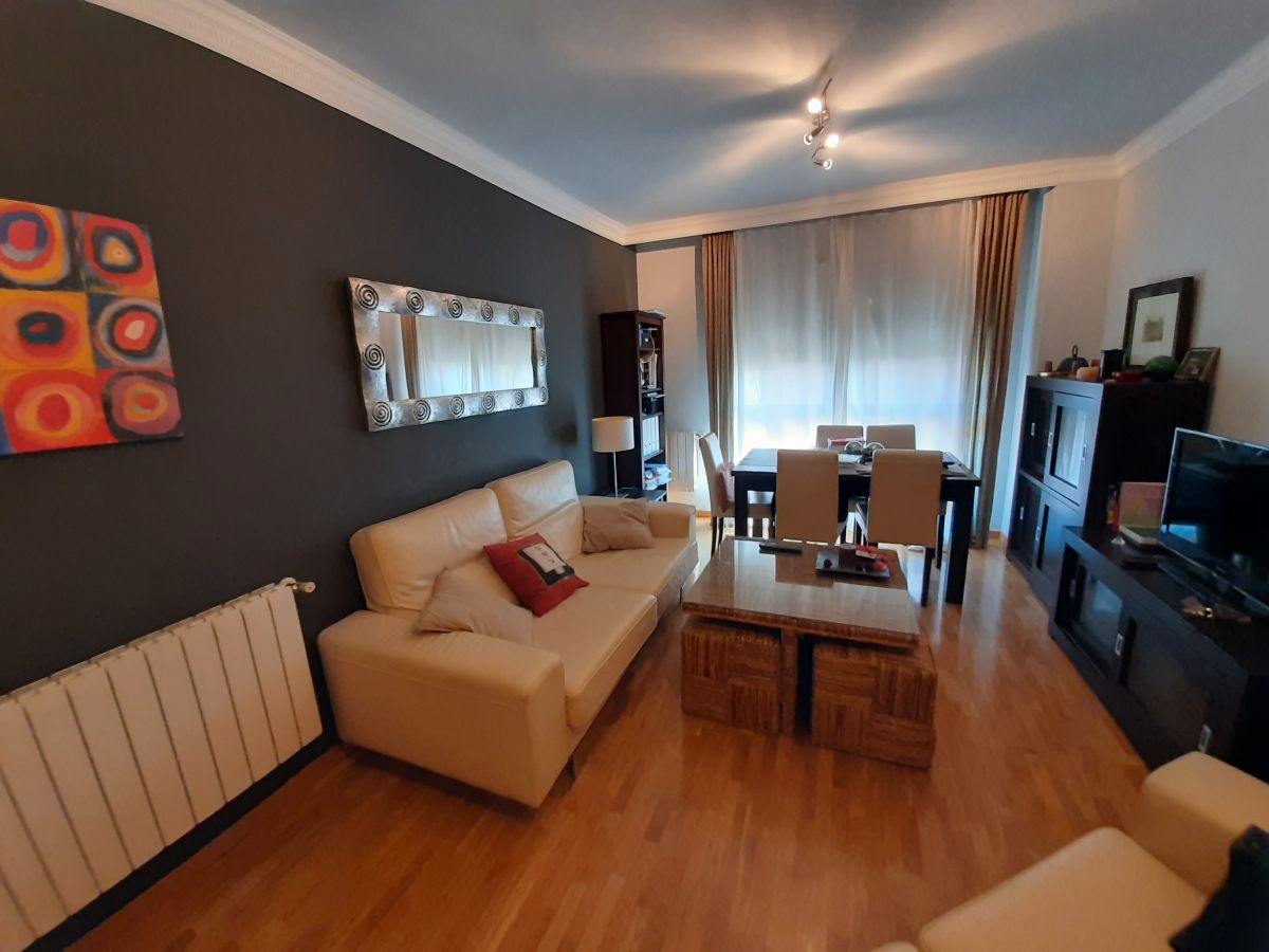 Sala d'estar de Pis en venda en Ciudad Real Capital amb Parquet, Traster i Moblat