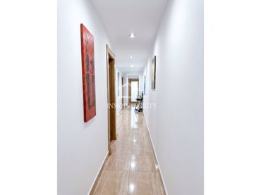 Apartamento con balcón en venta en Avenida Estación 37