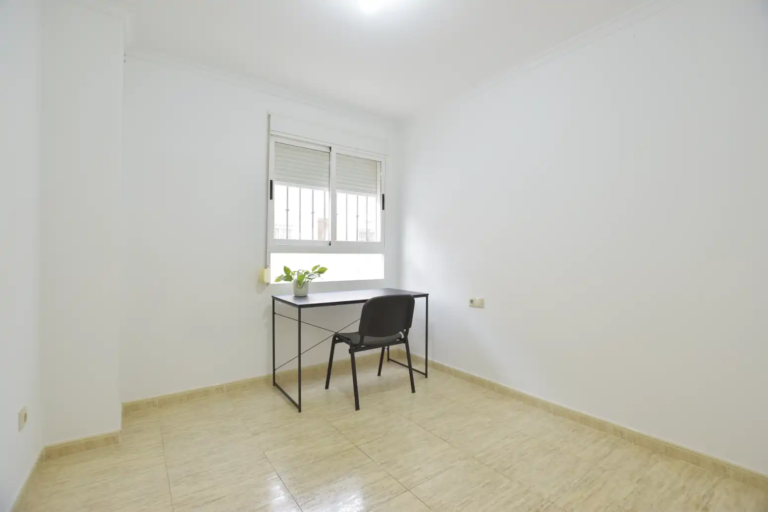 Piso de alquiler en Rafelbuñol / Rafelbunyol, Valencia