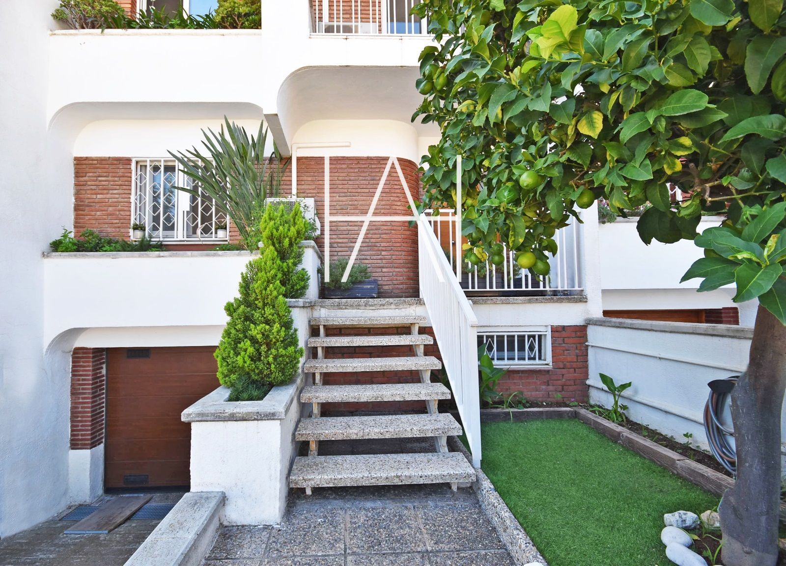 Exterior view of Single-family semi-detached to rent in Alella  with Air Conditioner, Heating and Swimming Pool