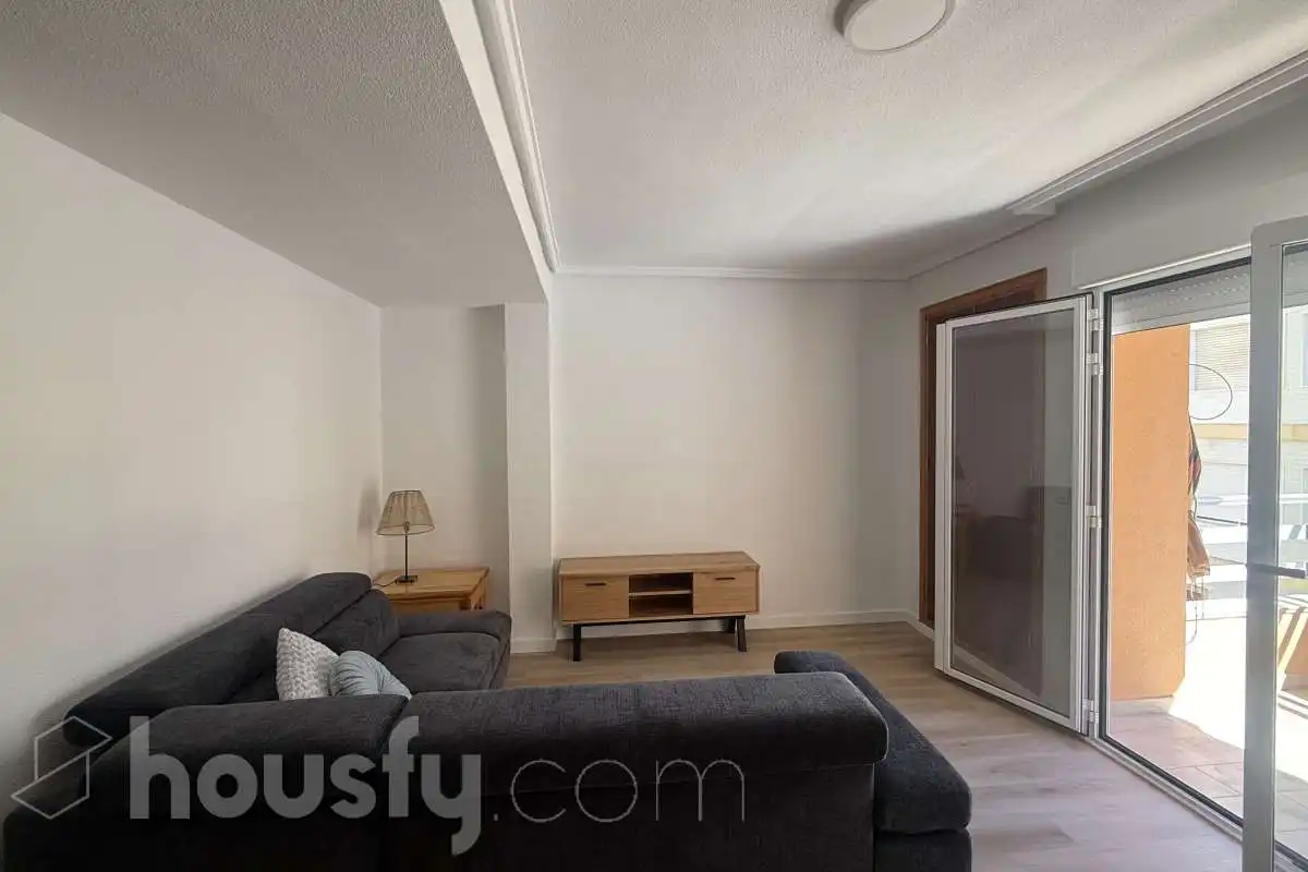 Wohnung zur Miete in Torrevieja mit Parkett, Terrasse und Möbliert