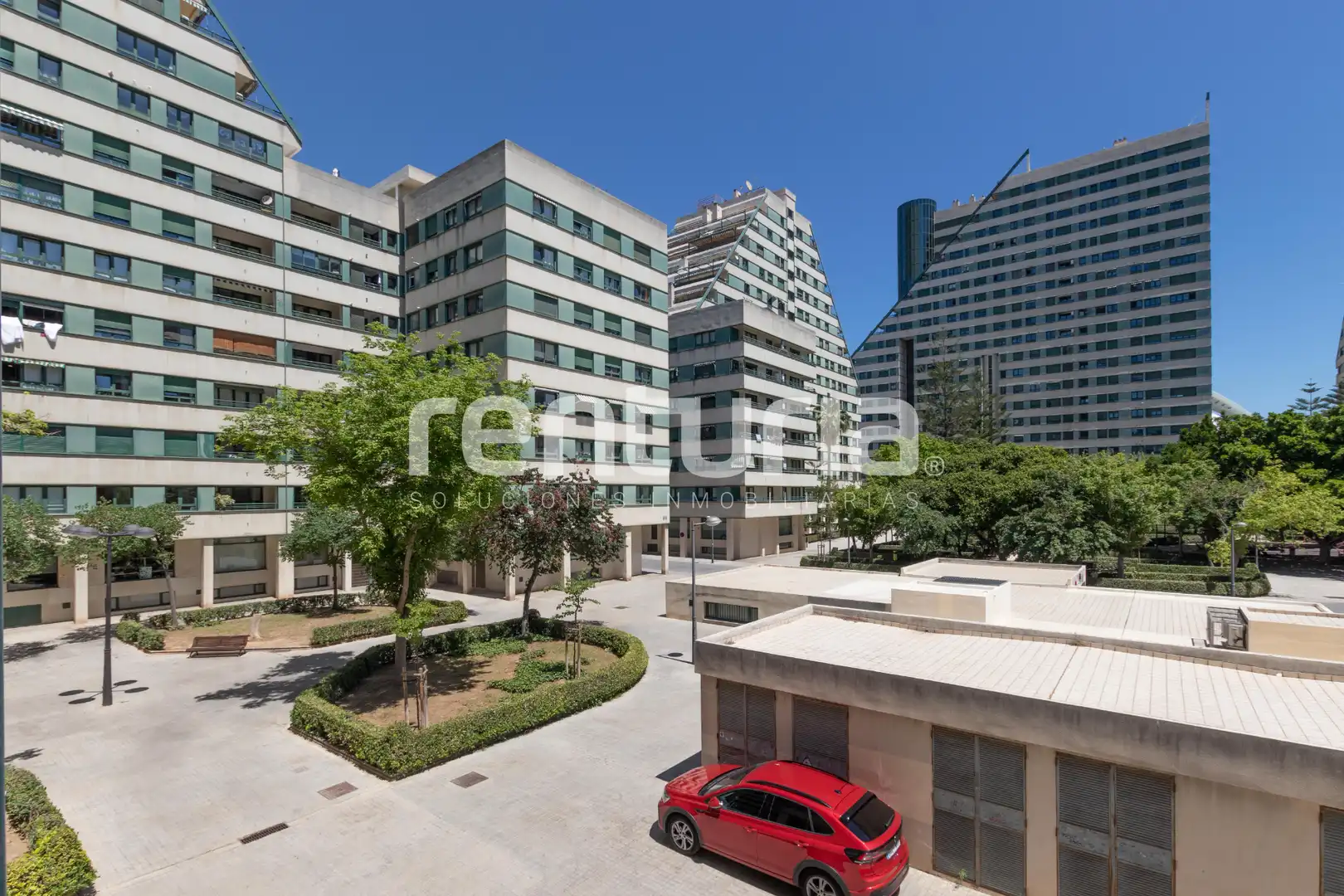 Exterior view of Office for sale in Valencia  with Air Conditioner