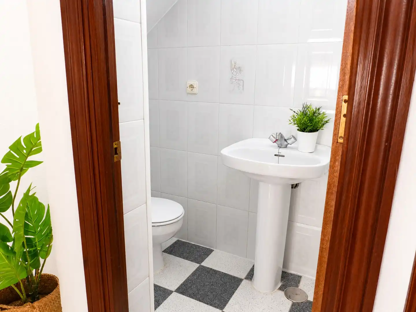 Bathroom of Houses for sale in Chipiona  with Air Conditioner, Terrace and Storage room