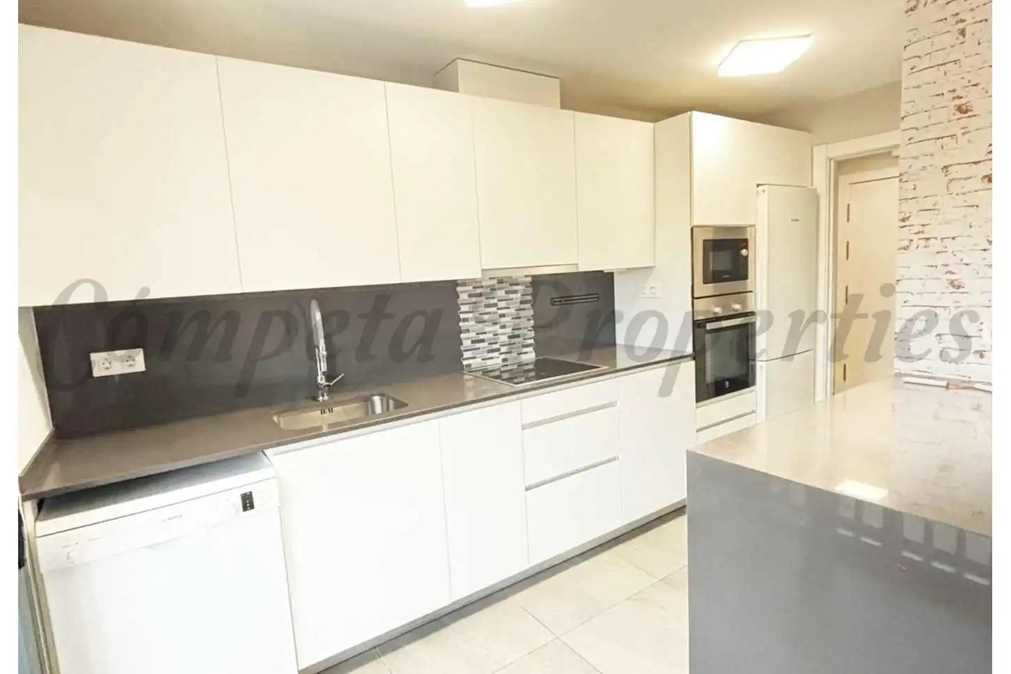 Cocina de Apartamento en venta en Almuñécar con Terraza, Trastero y Balcón