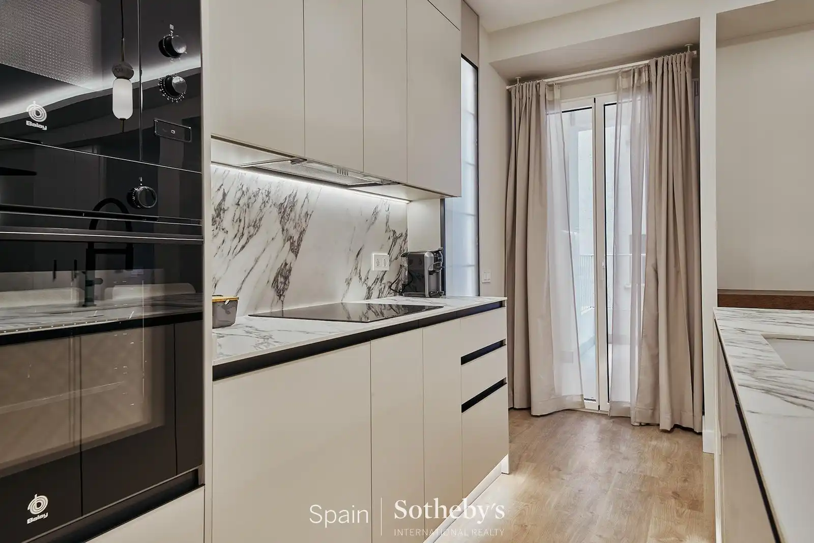 Cuina de Apartament en venda en Madrid amb Aire condicionat, Calefacció i Terrassa