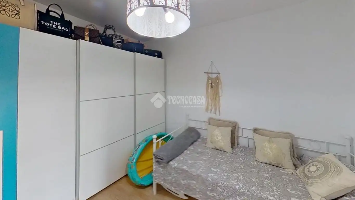 Bedroom of Flat for sale in Manresa  with Terrace, Storage room and Furnished
