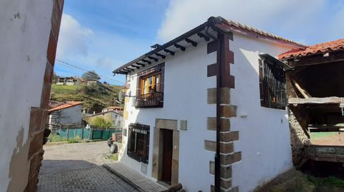 Foto 2 de Casa adosada en venda a Polaciones - Bo Puente Pumar, 21, Polaciones, Cantabria