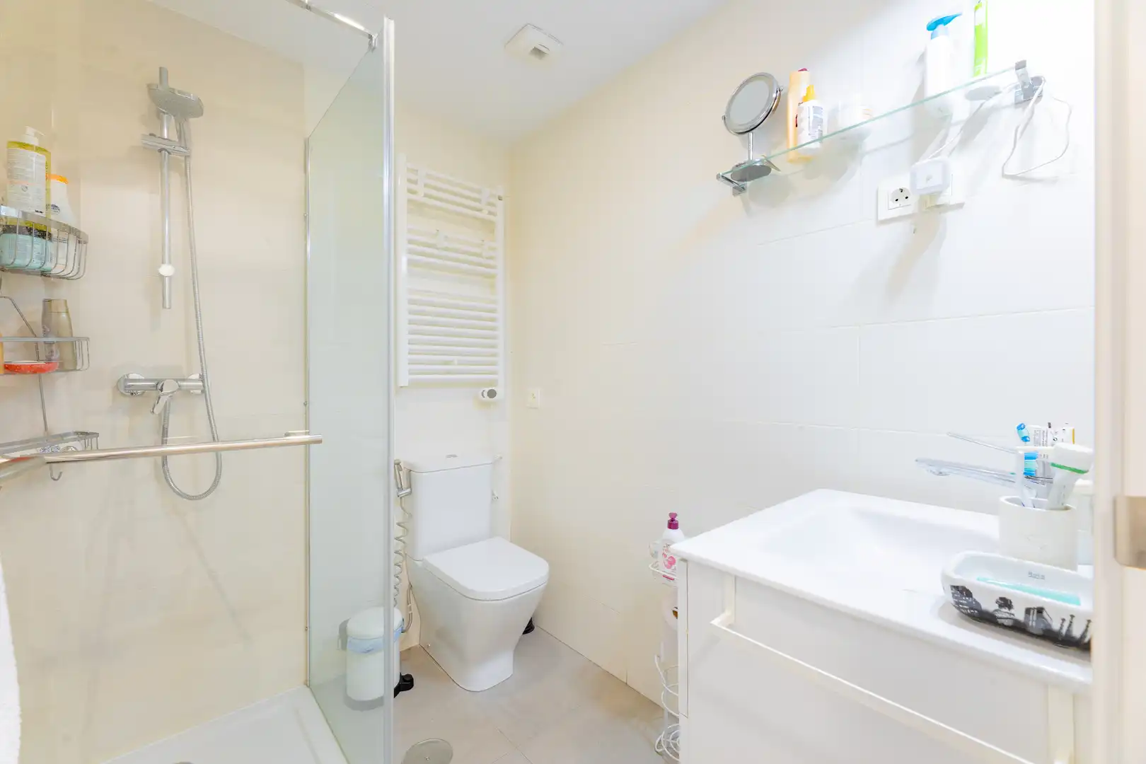 Baño de Piso en venta en Valencia con Trastero, Piscina y Balcón