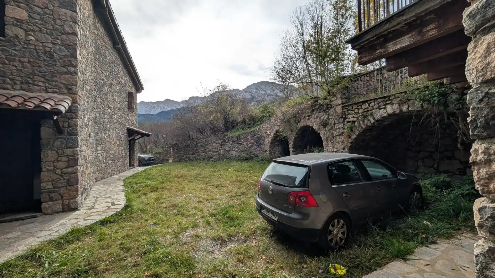 Parkplatz von Wohnung zur Miete in Cava mit Klimaanlage, Privatgarten und Parkett