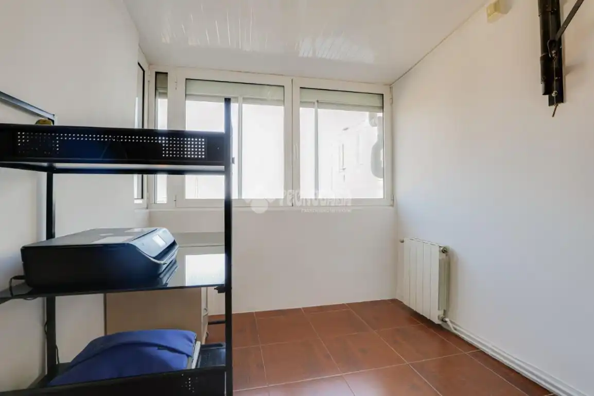 Dormitori de Pis en venda en Badalona amb Aire condicionat, Calefacció i Terrassa