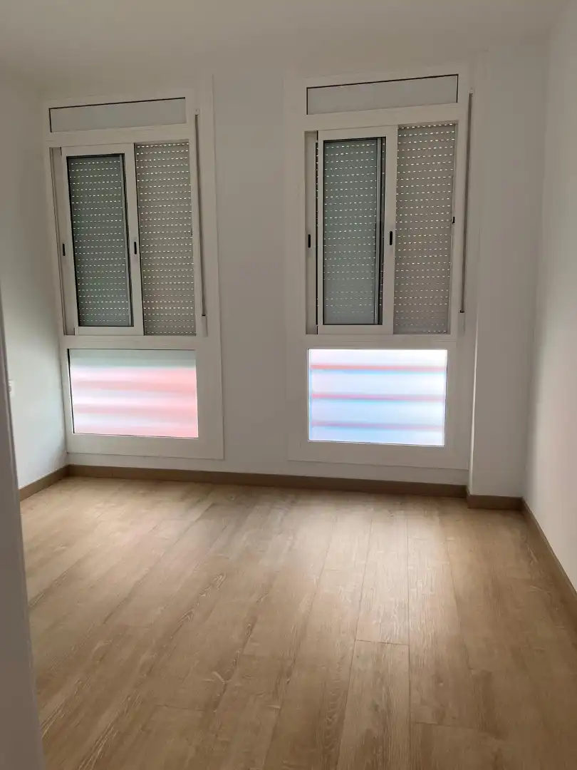Local de lloguer en L'Hospitalet de Llobregat amb Aire condicionat, Calefacció i Parquet