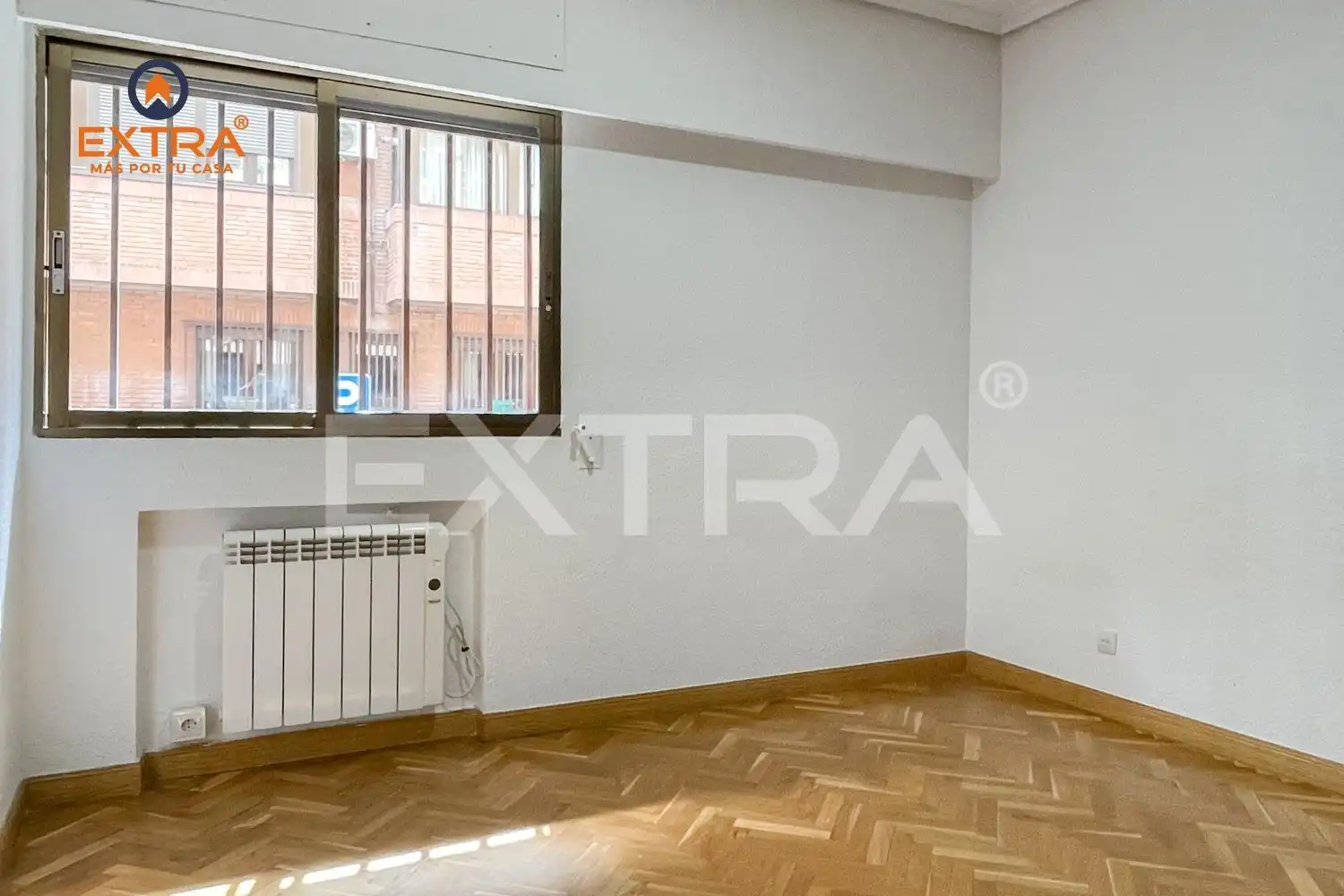 Bedroom of Apartments for rent in  Madrid Capital  with Heating and Parquet flooring