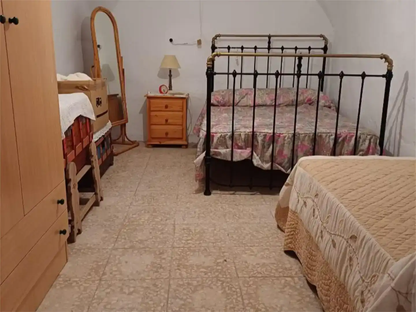 Dormitori de Pis en venda en Mata de Alcántara amb Moblat i Balcó