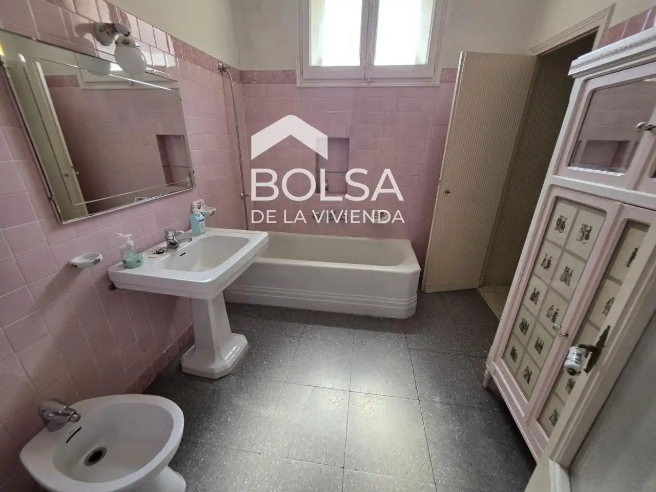 Bany de Edifici en venda en Manresa