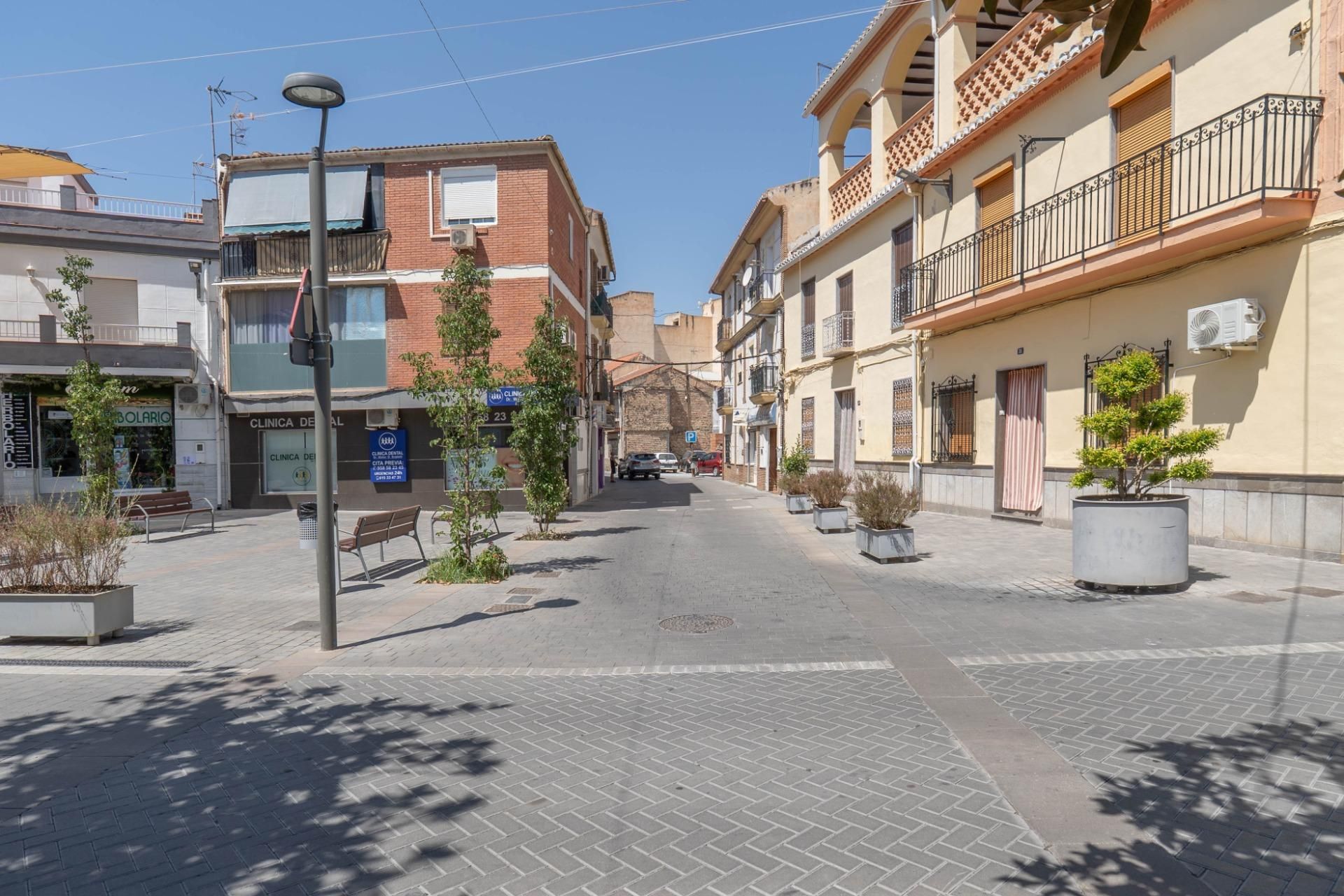 Vista exterior de Pis en venda en Cúllar Vega amb Balcó