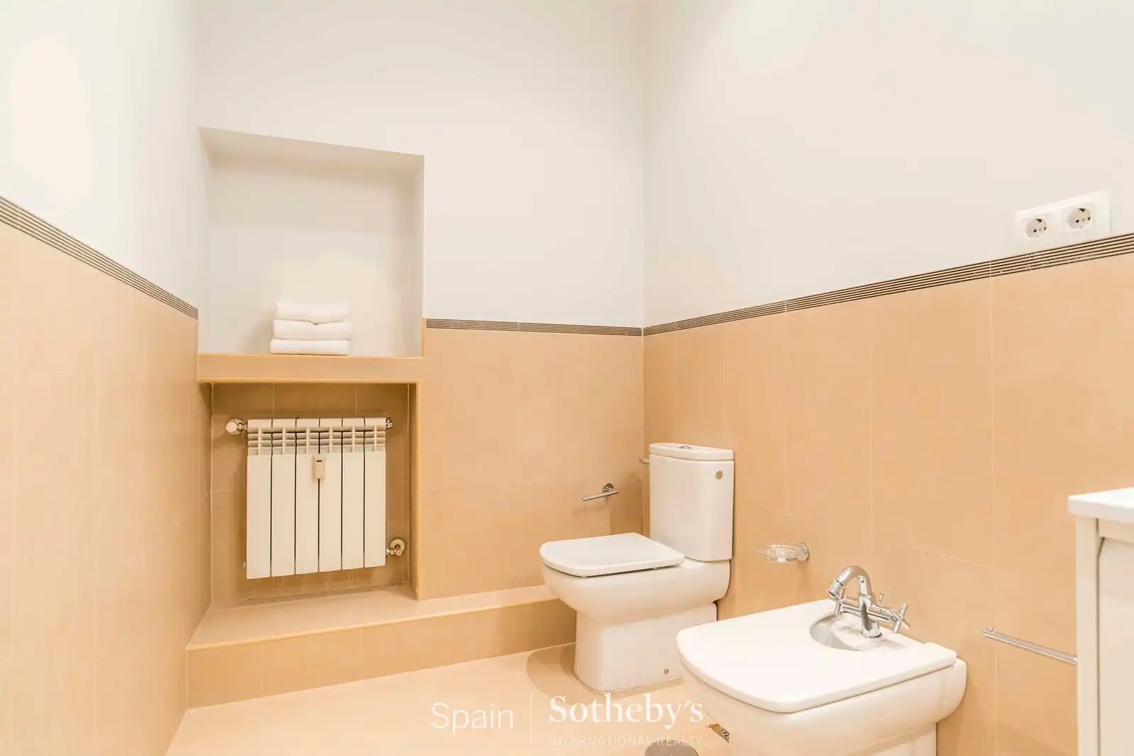 Baño de Apartamento en venta en Madrid con Aire acondicionado, Calefacción y Trastero