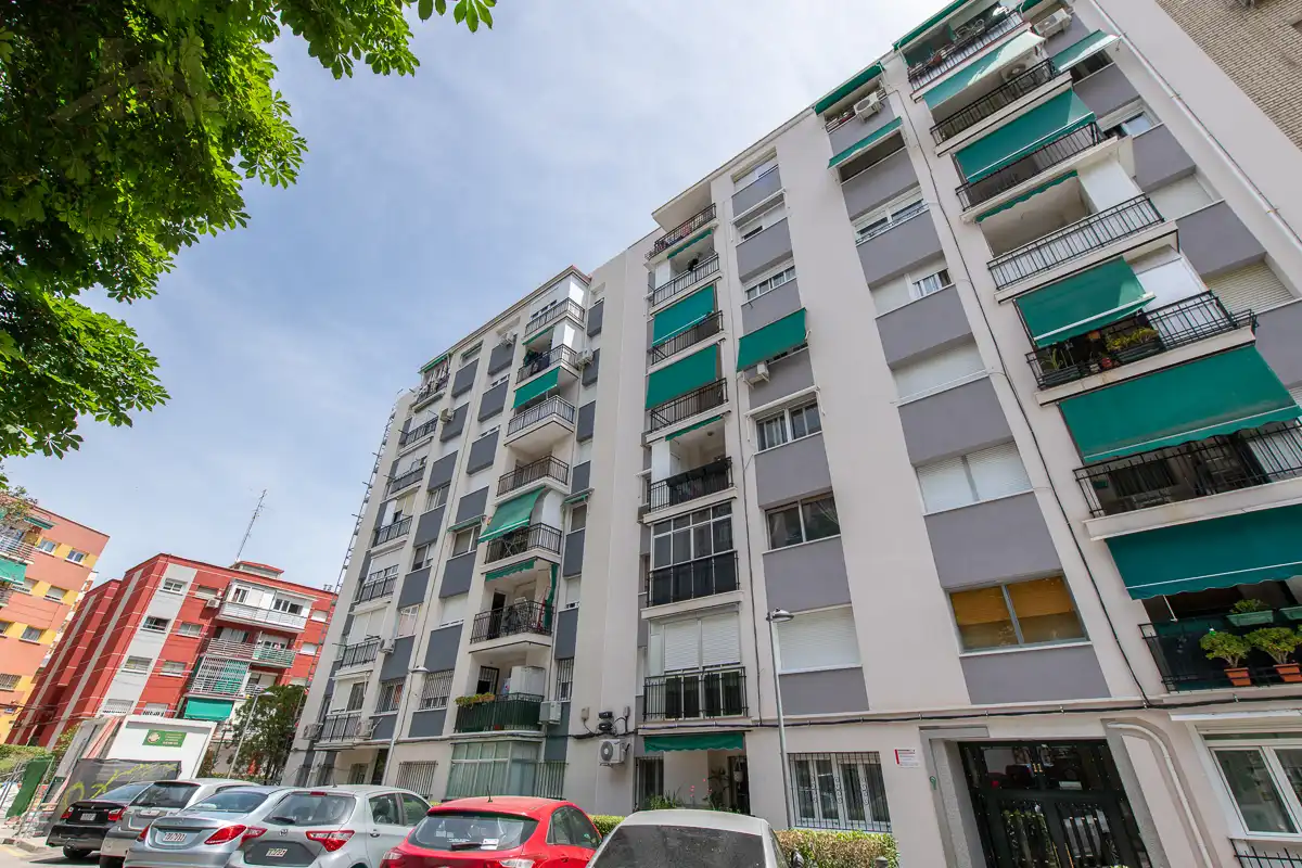 Vista exterior de Piso en venta en Alcorcón con Terraza, Amueblado y Horno