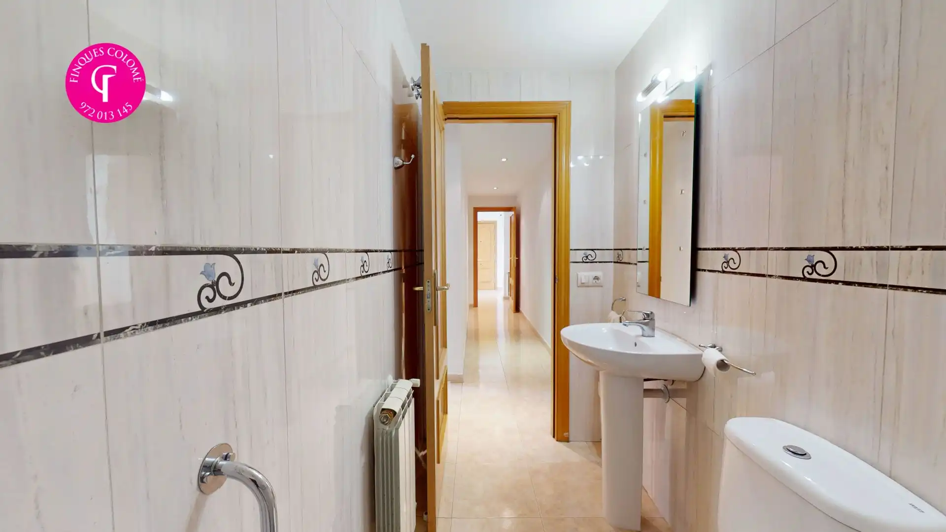 Bathroom of Flat for sale in Sarrià de Ter  with Air Conditioner, Heating and Balcony