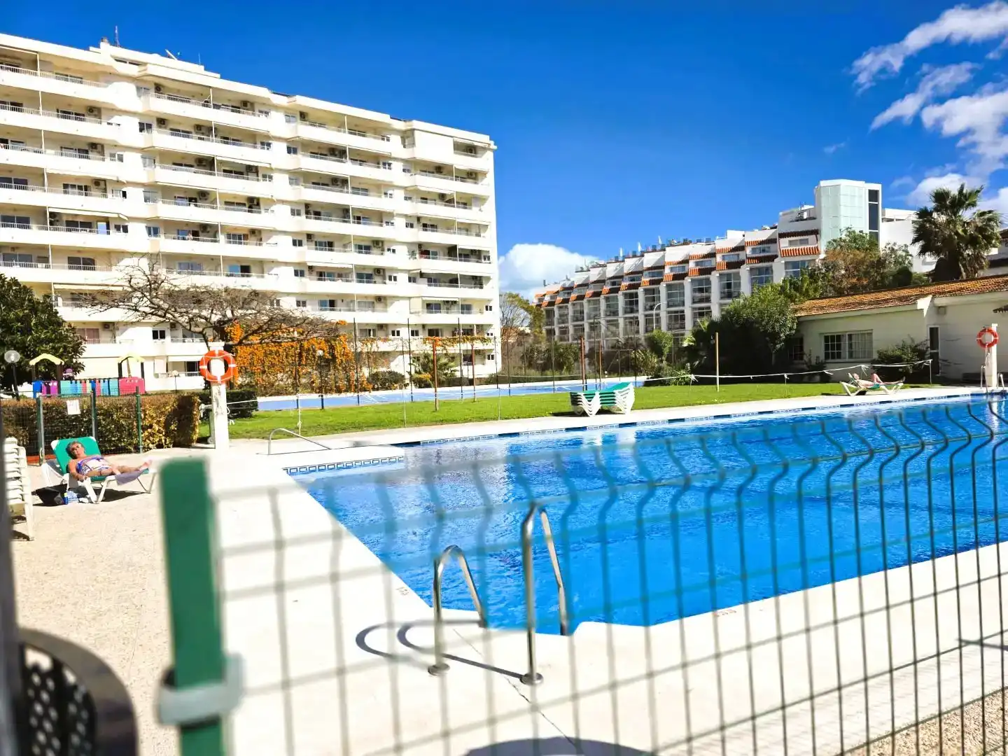 Piscina de Estudi en venda en Torremolinos amb Aire condicionat i Piscina