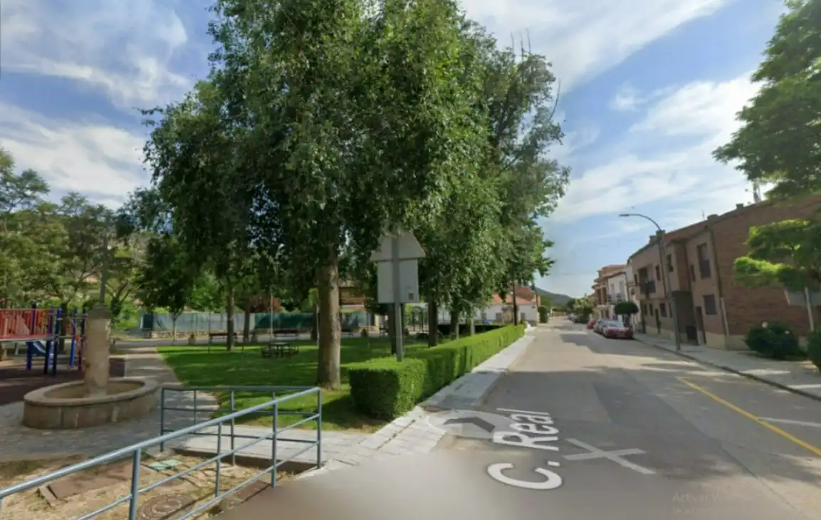 Vista exterior de Piso en venta en Iriépal - Taracena - Valdenoches