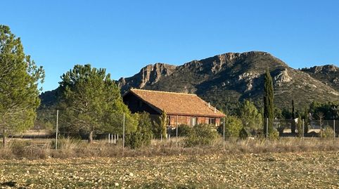 Solvia Inmobiliaria  Chalet independiente Yecla